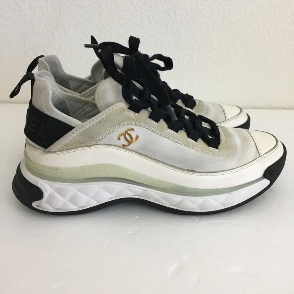 CHANEL reposhing this